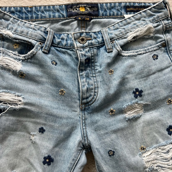 Lucky Brand light colored ripped jean, embroidered flowers sienna slim boyfriend - Picture 4 of 6